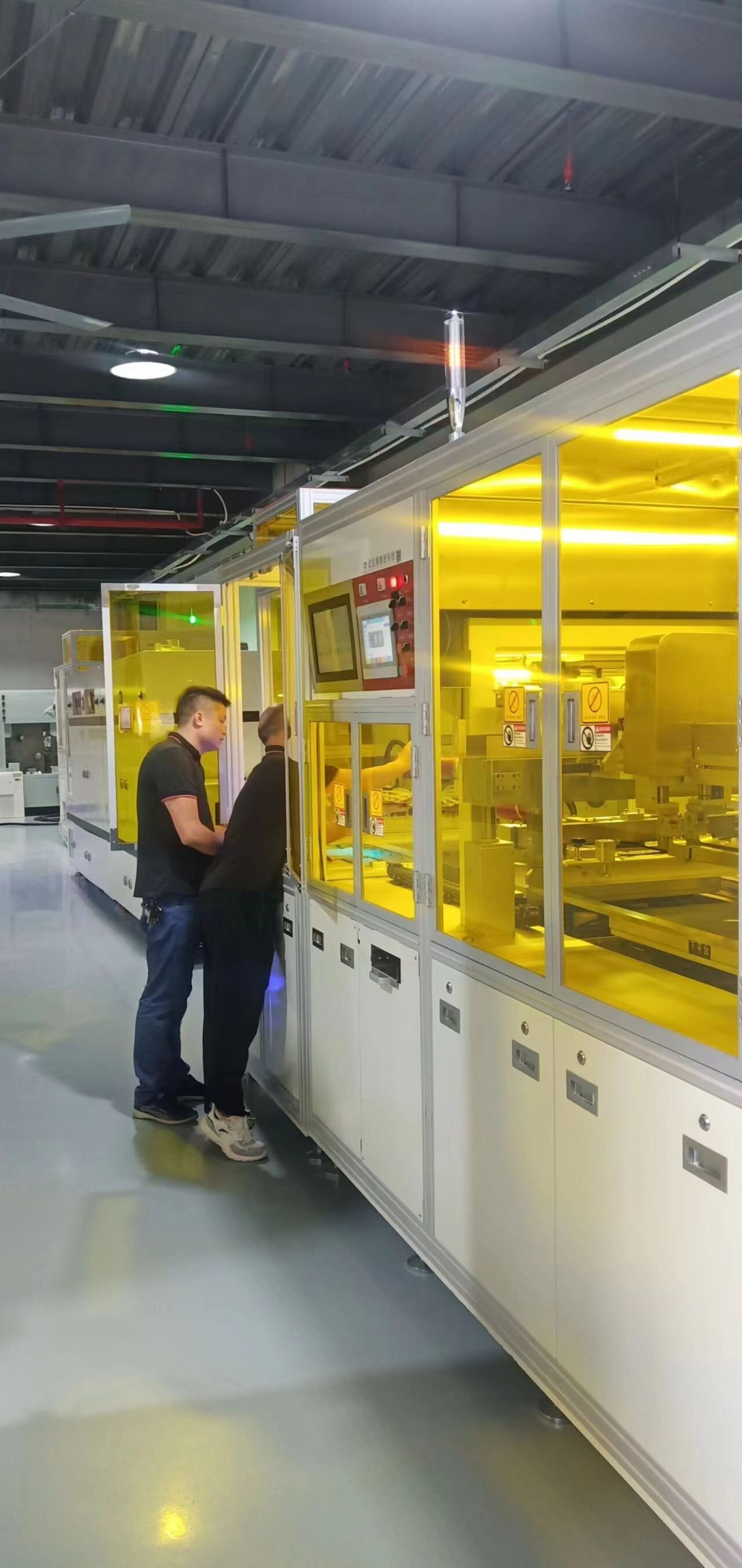 國内首創FPC雙面印全自動印刷生産連線設備按期出貨